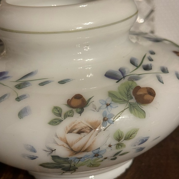 VINTAGE MILK GLASS HURRICANE LAMP SHADE 1960’s - Picture 4 of 11